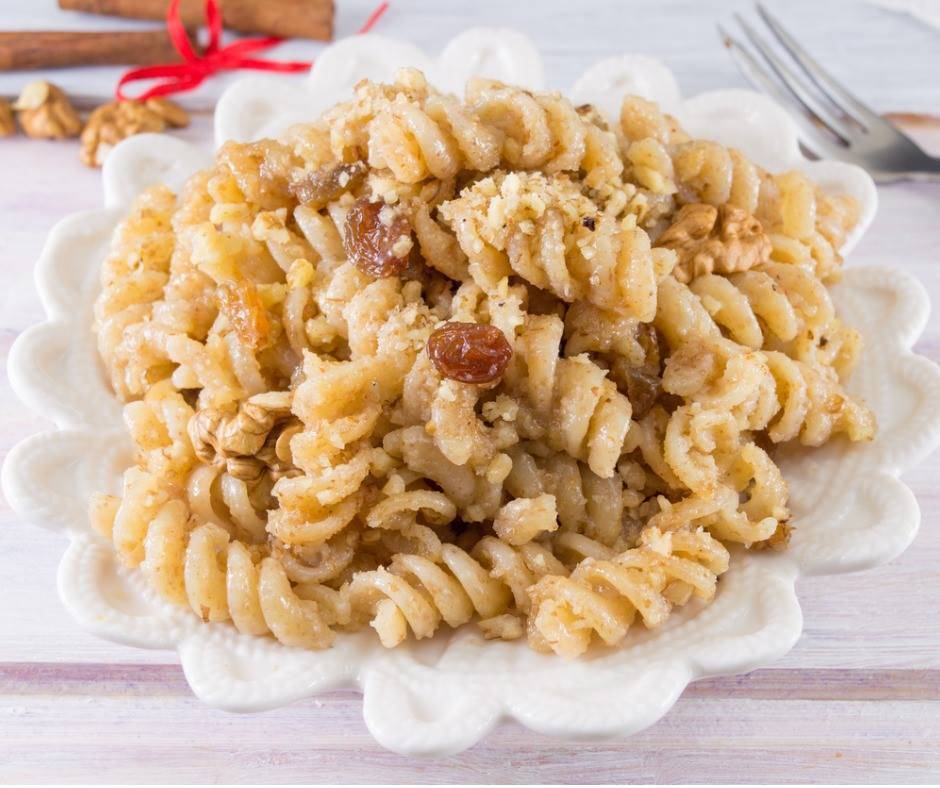 Pasta Noci, Uva Passa e Mollica