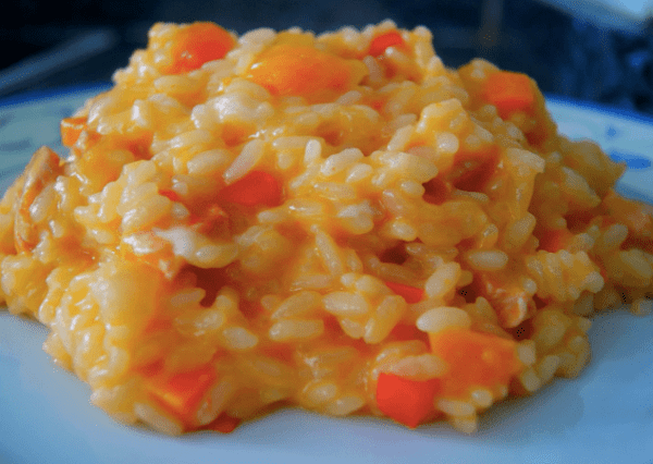risotto con peperoni, formaggio ed un pizzico di paprika