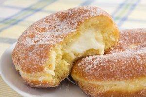 Bomboloni allo yogurt con crema