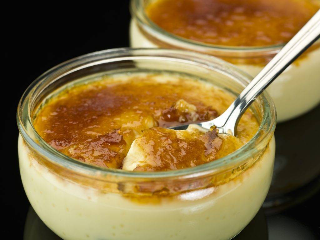 Crème brulée allo yogurt greco con vaniglia