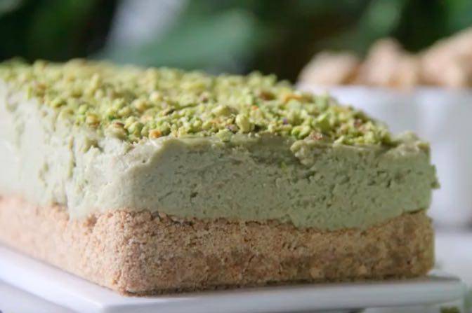 cheesecake salata con pistacchi-min