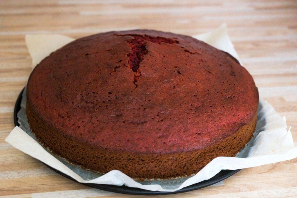 Torta all'acqua al cioccolato, ricetta soffice senza burro, uova e olio