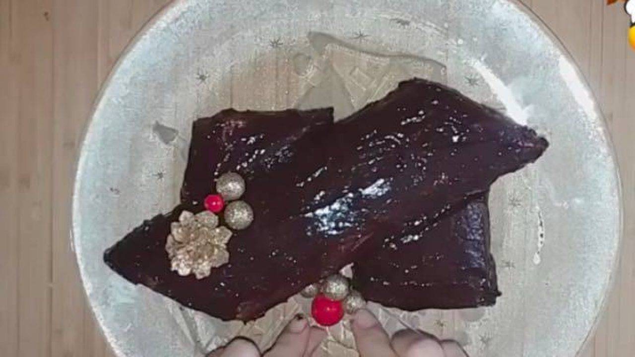 Ricetta Tronchetto Di Natale Alla Nutella.Tronchetto Di Natale Al Cioccolato E Nutella Video Ricettasprint It