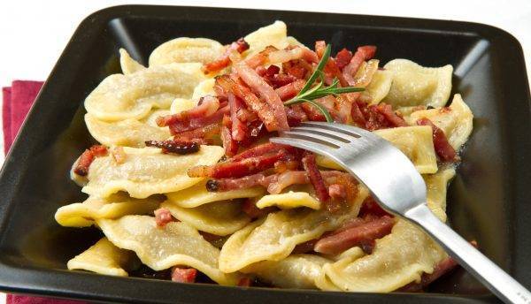 casoncelli con burro salvia e pancetta croccante