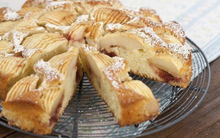 torta di mele e marmellata