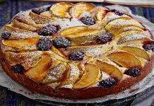 Torta senza glutine con cuore di Mele e More