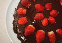 Torta al Cioccolato e confettura di frutta Torta al Cioccolato e confettura di frutta