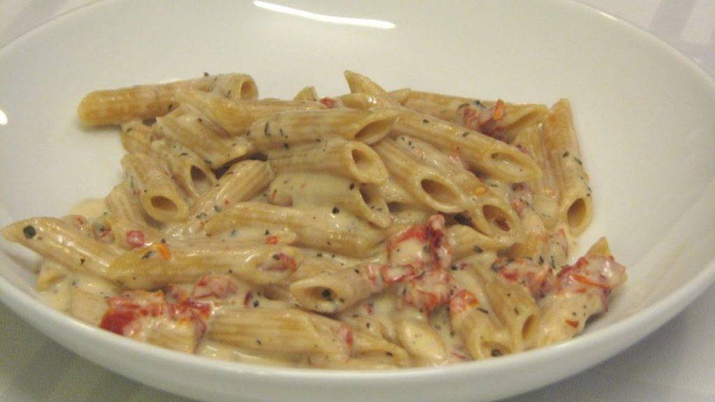 Penne ai pomodorini e caprino cremose