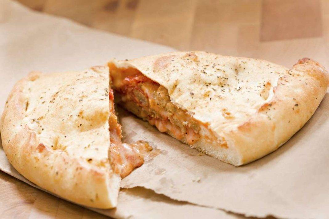 Pizza Rustica Ripiena, un modo magnifico per peccare di gola.