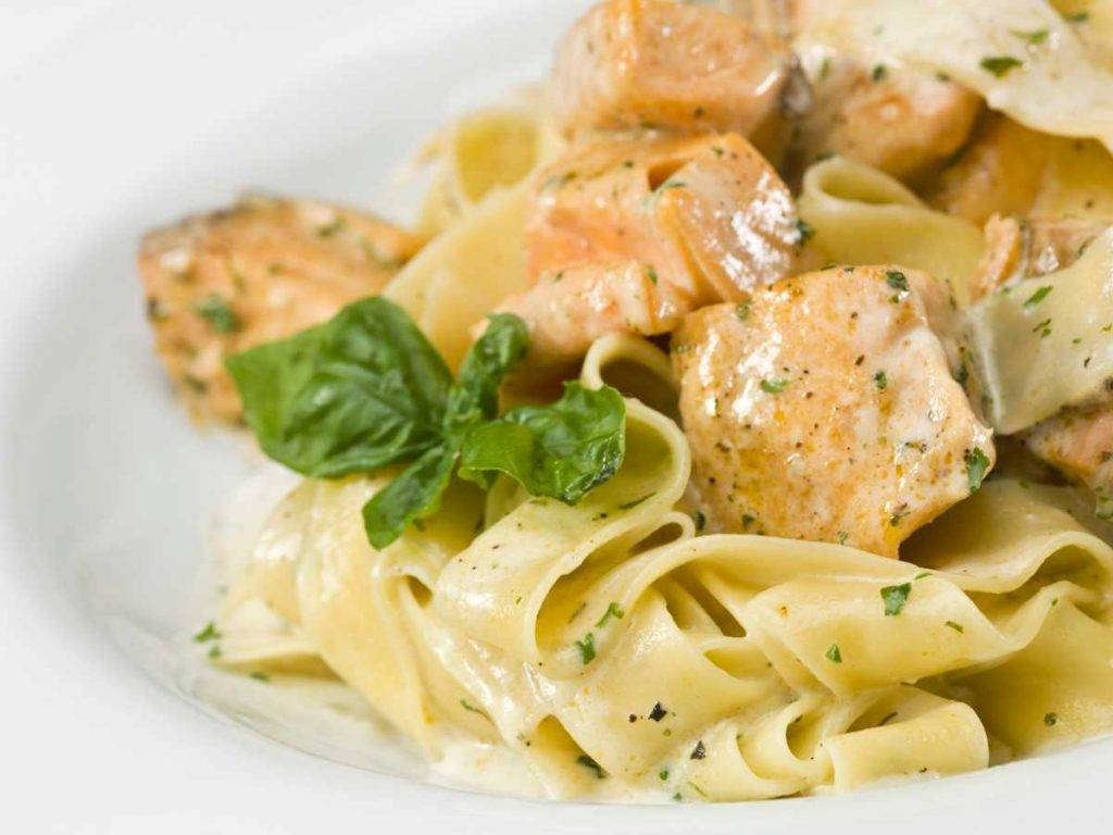 Tagliatelle con Salmone e Mascarpone