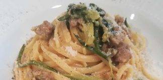 carbonara con salsiccia e zucchine