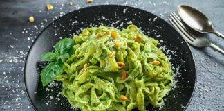 tagliatelle crema di asparagi e salmone