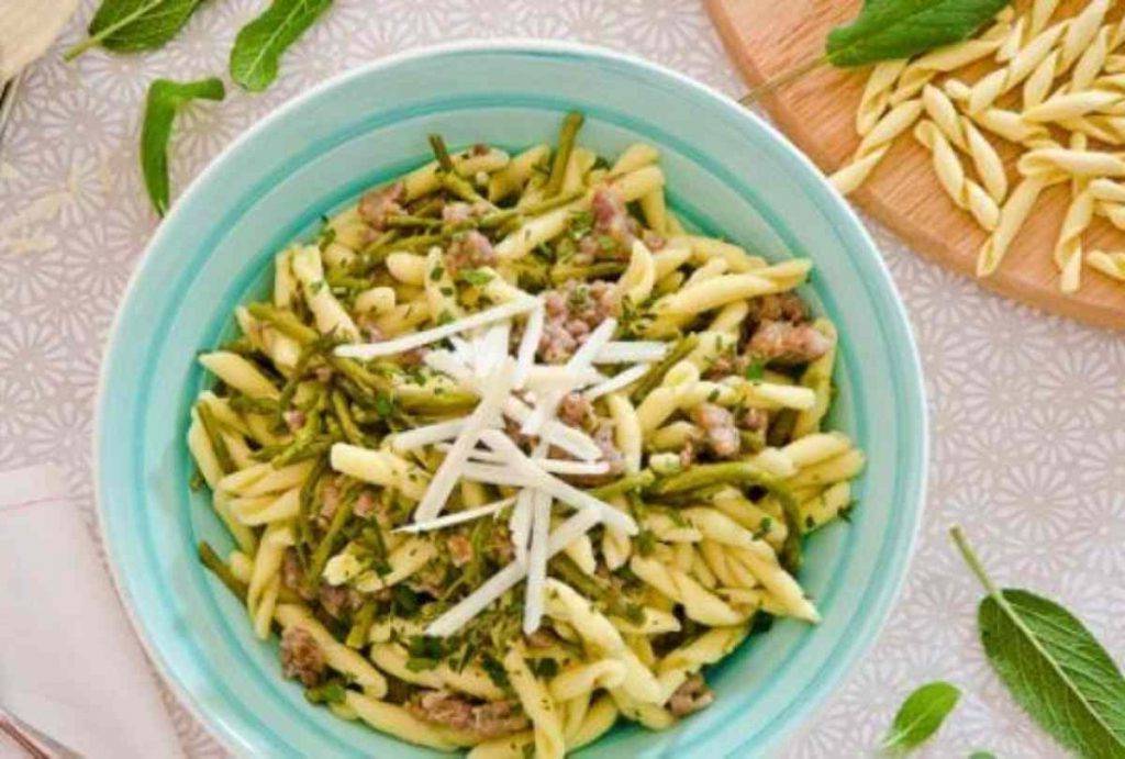 Pasta Salsicce e Asparagi, non esiste un primo più buono ...