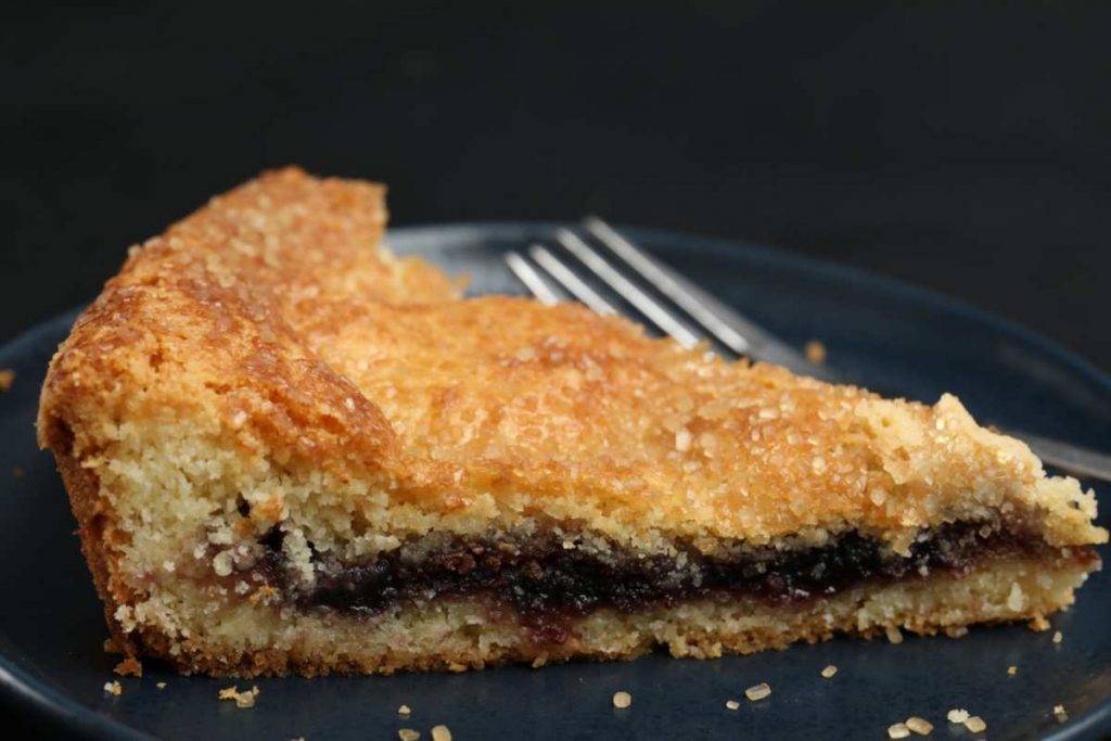 Torta versata alla marmellata