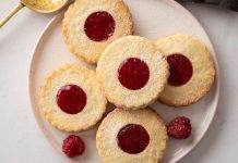 Biscotto dolce 5 minuti alla marmellata, per una merenda veloce Biscotto dolce 5 minuti alla marmellata