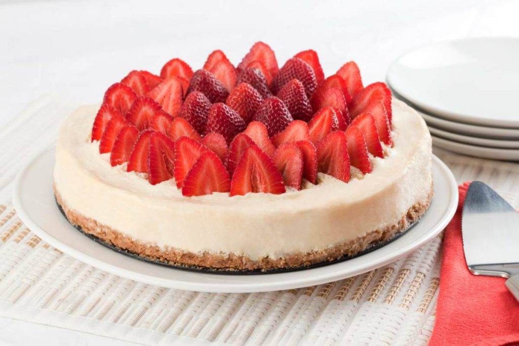 Cheesecake alle fragole e mascarpone - Ricettasprint.it