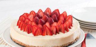 Cheesecake alle fragole e mascarpone - Ricettasprint.it