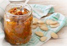 Pesto di Pomodori Arrostiti, una idea originale per un magnifico condimento Pesto di Pomodori Arrostiti