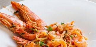 Spaghetti con sugo di pesce veloce