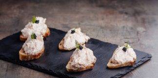 Crostini con salsa tonnata - ricettasprint.it