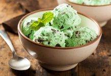 Gelato menta e cioccolato senza gelatiera - ricettasprint.it