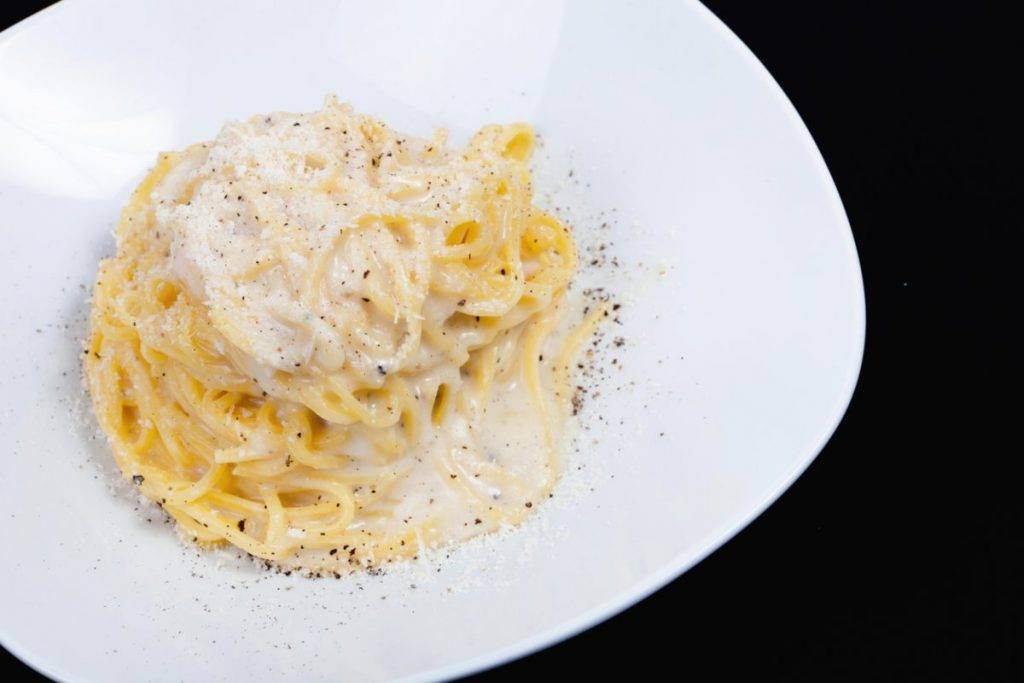 Pasta alla crema di parmigiano - ricettasprint.it