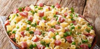 Pasta piselli e prosciutto filante - ricettasprint.it