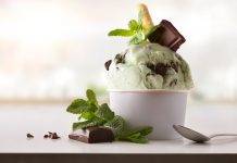 Bicchieri al cioccolato e menta