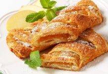 Fagottini di pasta sfoglia con mele e ricotta