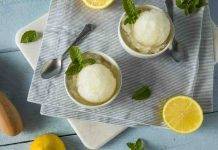 Granita siciliana al limone: ricetta facilissima senza l’uso della gelatiera Granita siciliana al limone
