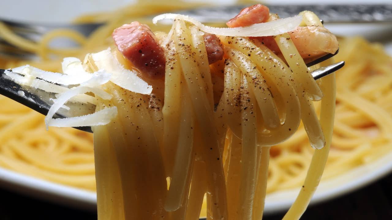 Spaghetti alla carbonara, ricetta originale facile e veloce