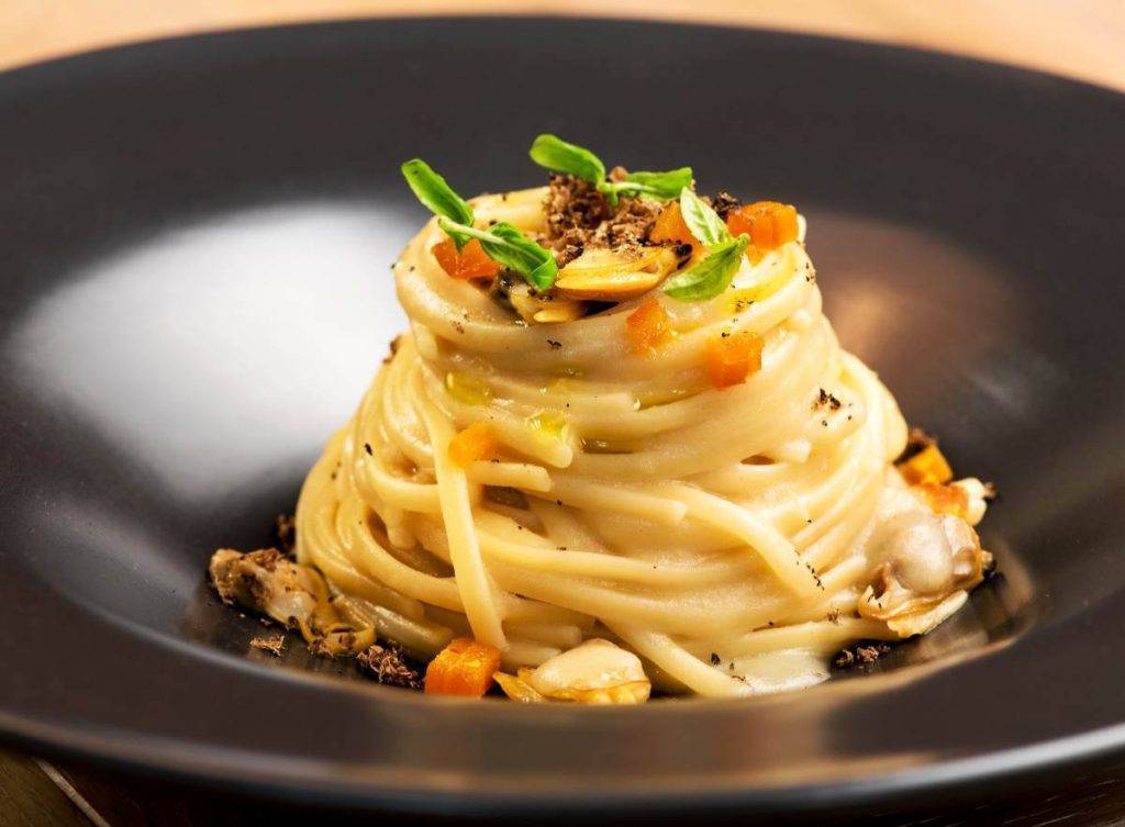 Spaghetti alle Vongole con Rana Pescatrice