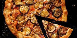 Pizza di pasta brisèe con la parmigiana di melanzane