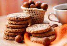 Biscotti crunchy con farina di Ceci e Nocciole - Ricettasprint.it