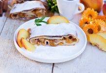 Strudel alle pesche