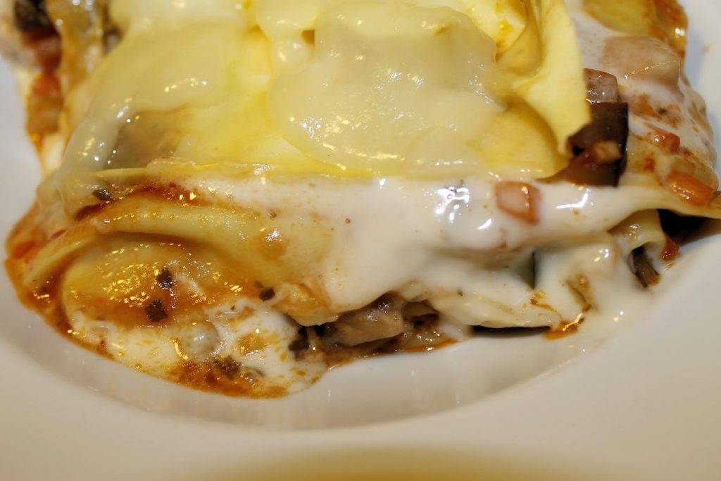 lasagne con melanzane cotto e mozzarella