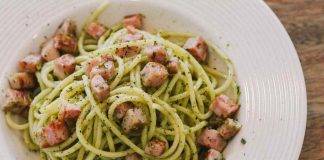 Pasta con speck e pesto di pistacchi