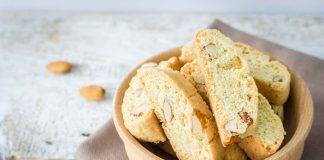 Cantuccini alle mandorle e aroma di Limone