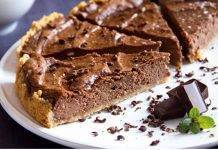 Crostata senza glutine con crema al cioccolato e castagne Crostata senza glutine con crema al cioccolato e castagne