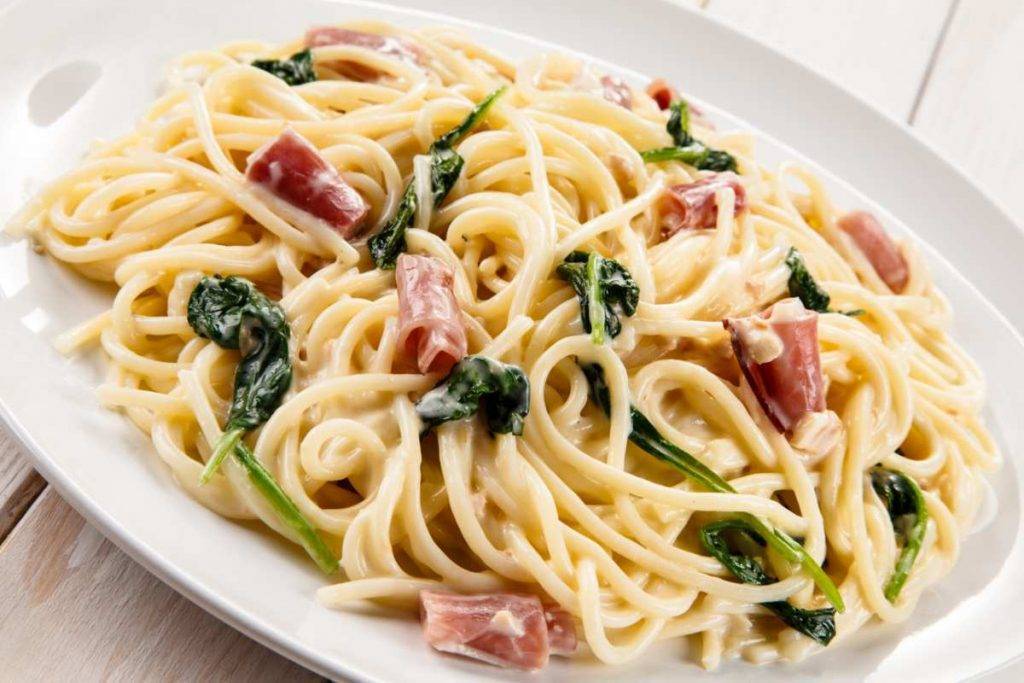 Spaghetti con le bietoline e pancetta