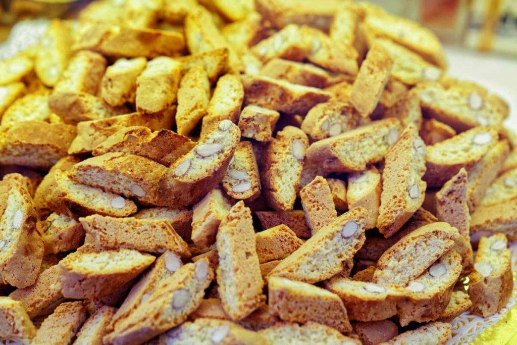 Cantuccini alle mandorle e aroma di Limone