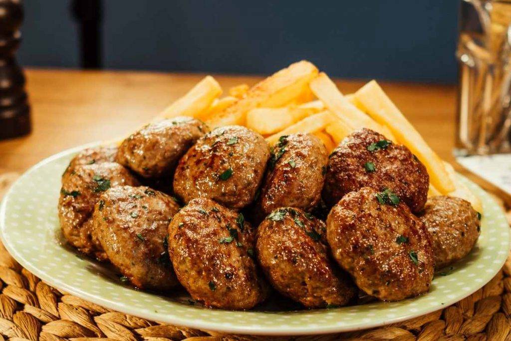 Polpette di salsiccia con mozzarella di bufala