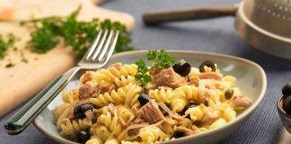 Fusilli con tonno e olive nere di Gaeta