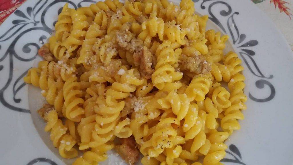 pasta risottata con zafferano e salsiccia