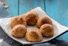 Biscotti ripieni di mele e marmellata