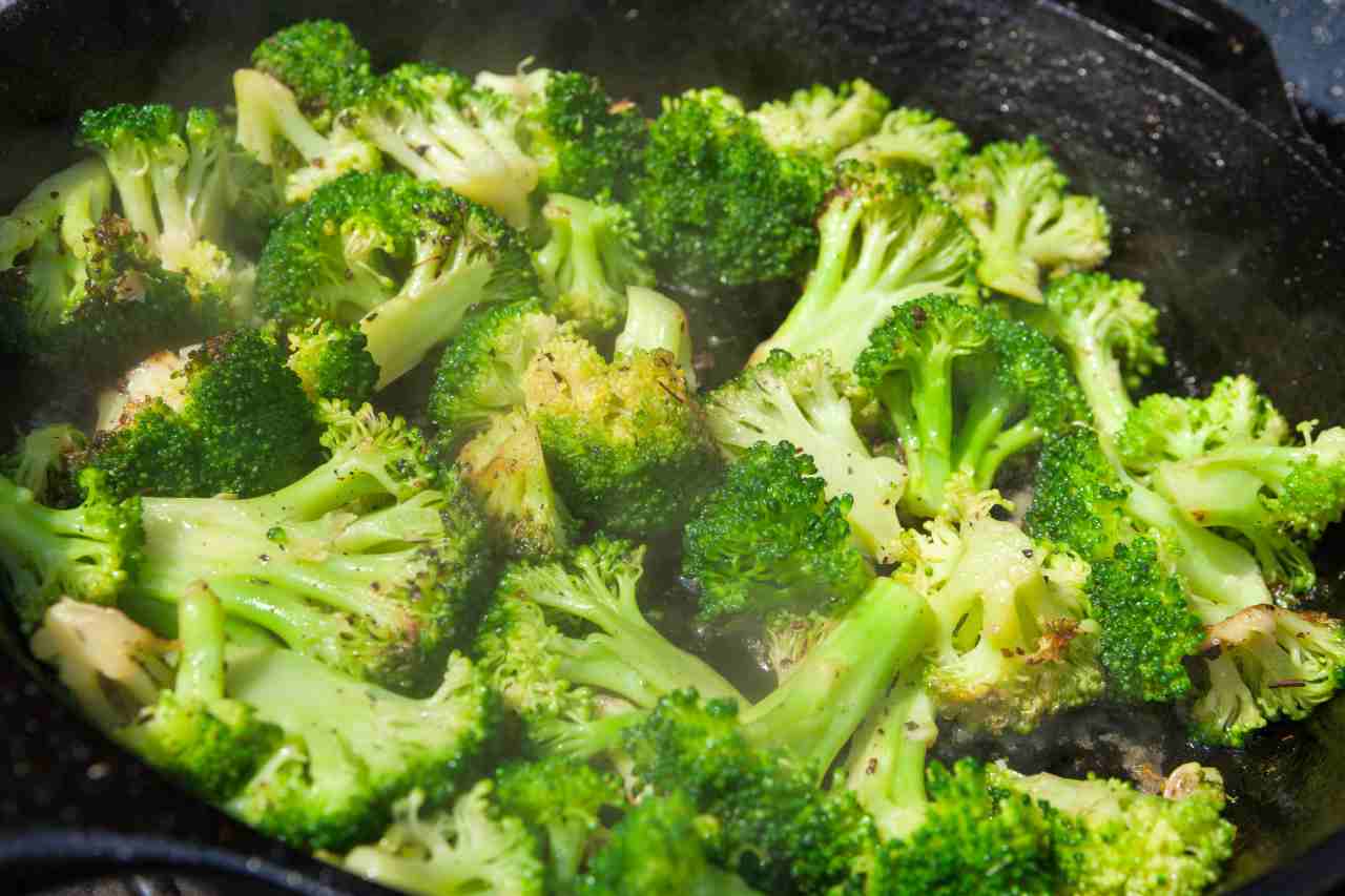 Broccoli in padella alla romana - ricettasprint