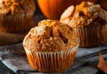 Muffin alla zucca | il dolce classico per la colazione in autunno Muffin alla zucca - ricettasprint