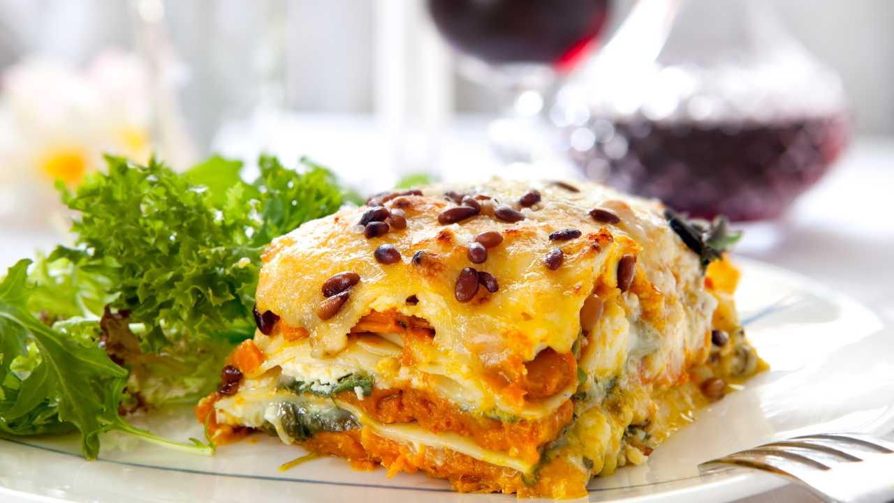 lasagne vegetariane con besciamella di zucca  - ricettasprint