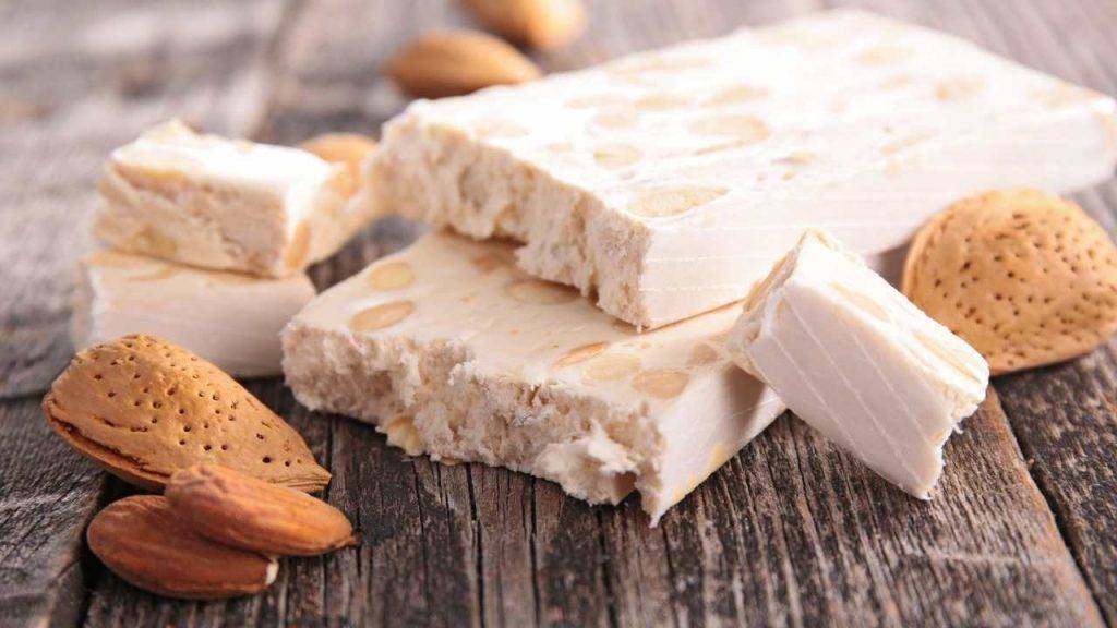 Torrone alle mandorle