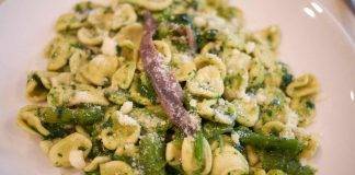 pasta con crema di broccoli acciughe e mollica croccante - ricettasprint